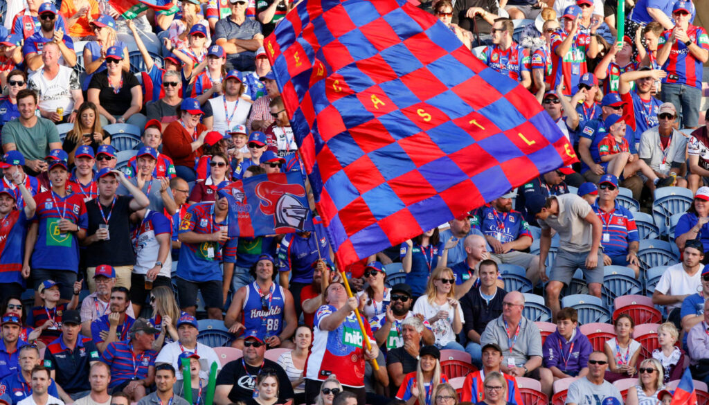 Newcastle-Knights-fans-1400x800